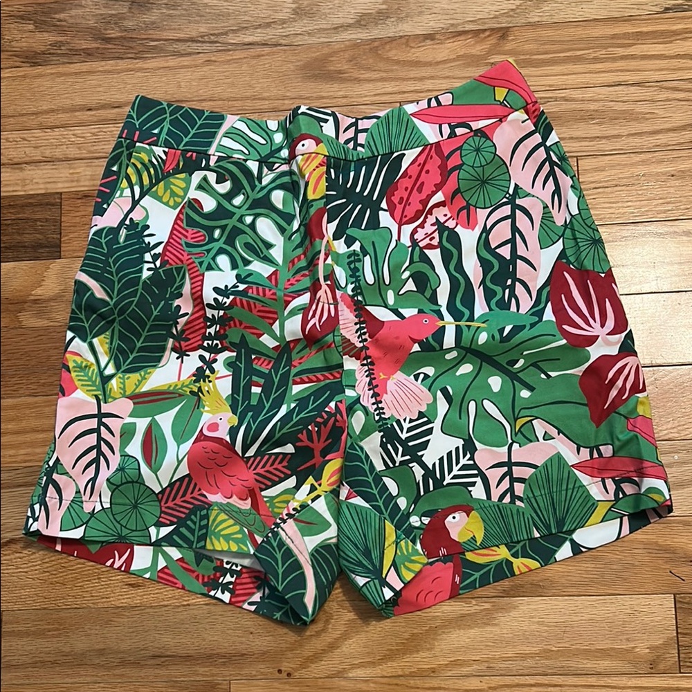 Boden Danby pull on tropical shorts. Size 2. Never worn - pristine condition.